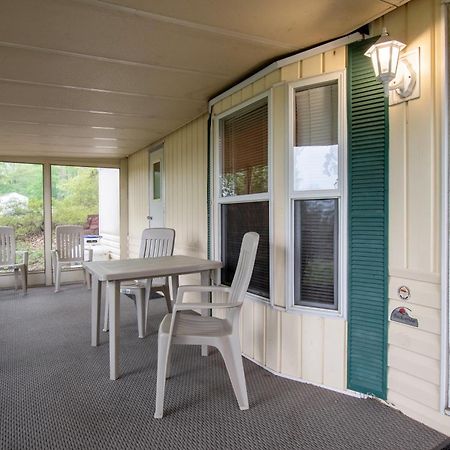 Spring Gulch Screened Park Model 6 Mount Airy Bilik gambar